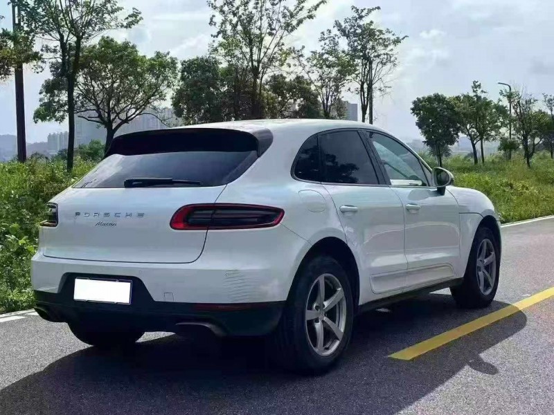 佛山17年保时捷Macan7