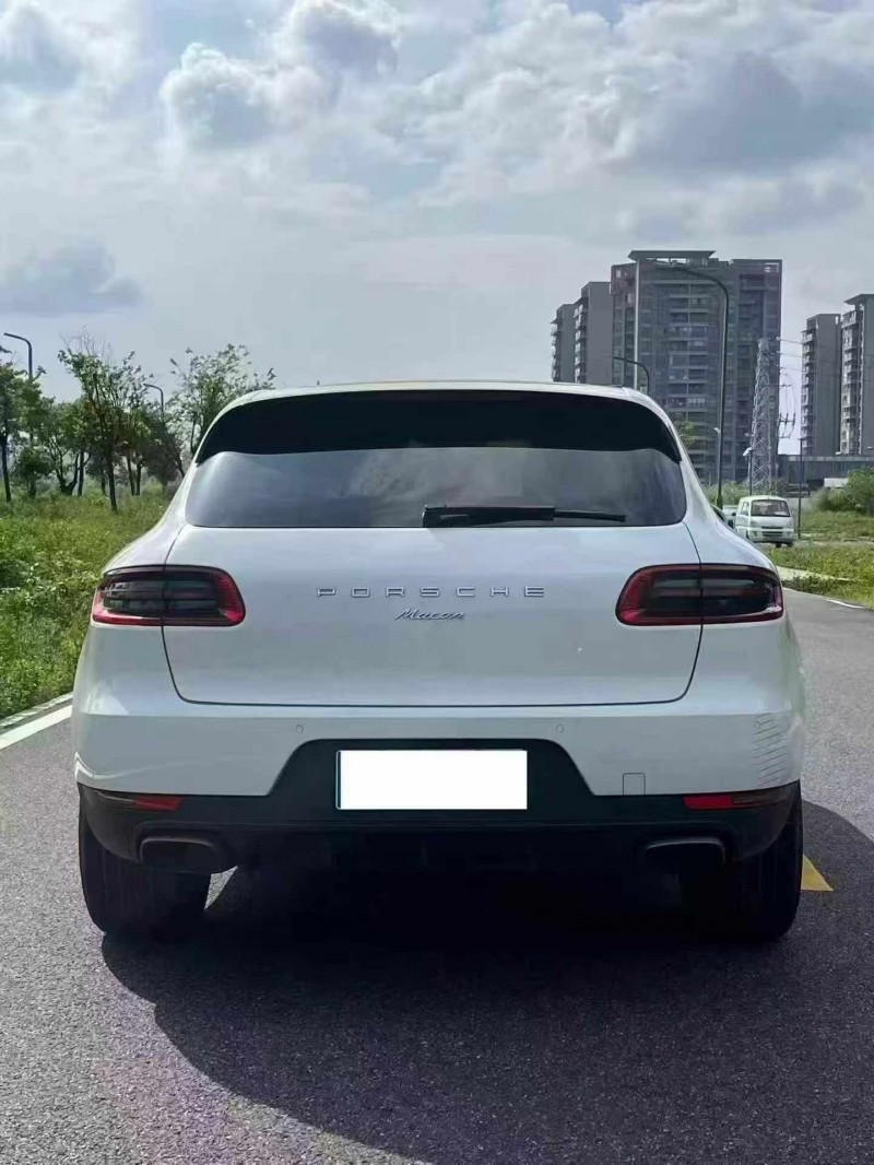 佛山17年保时捷Macan9