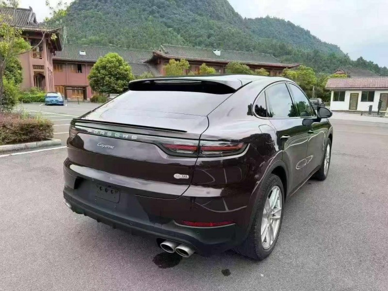 重庆22年保时捷卡宴9