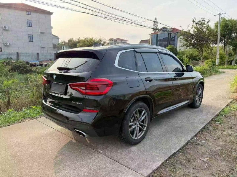 金华21年宝马X38