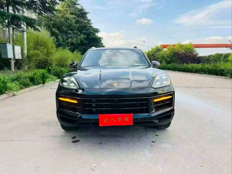 烟台26年保时捷卡宴1