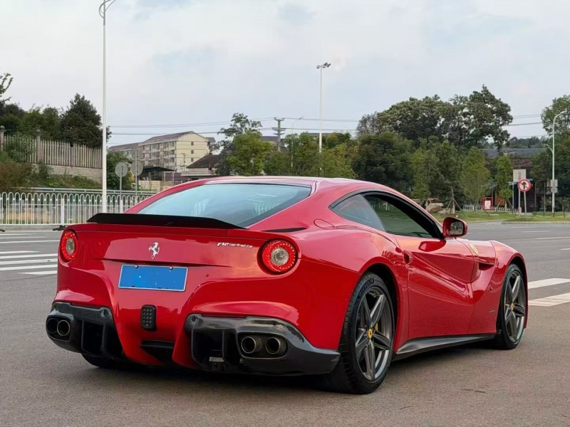 长沙14年法拉利F12berlinetta4