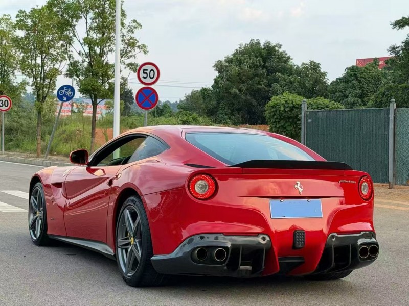 长沙14年法拉利F12berlinetta5