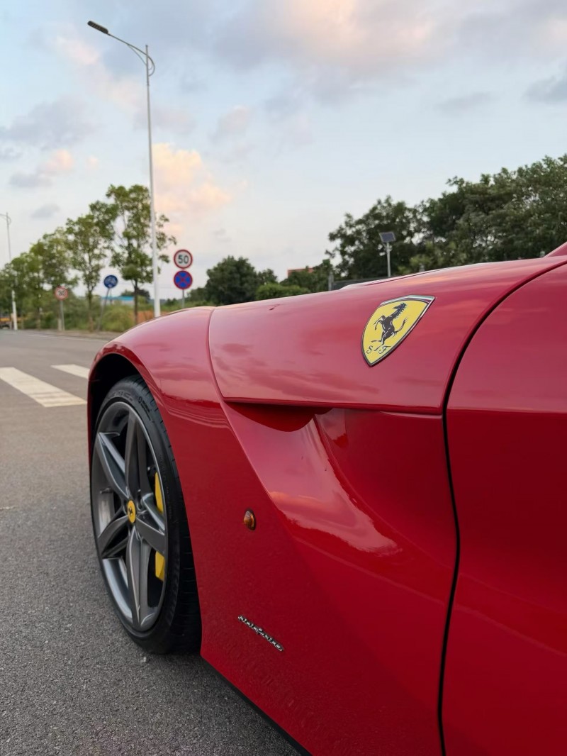 长沙14年法拉利F12berlinetta6