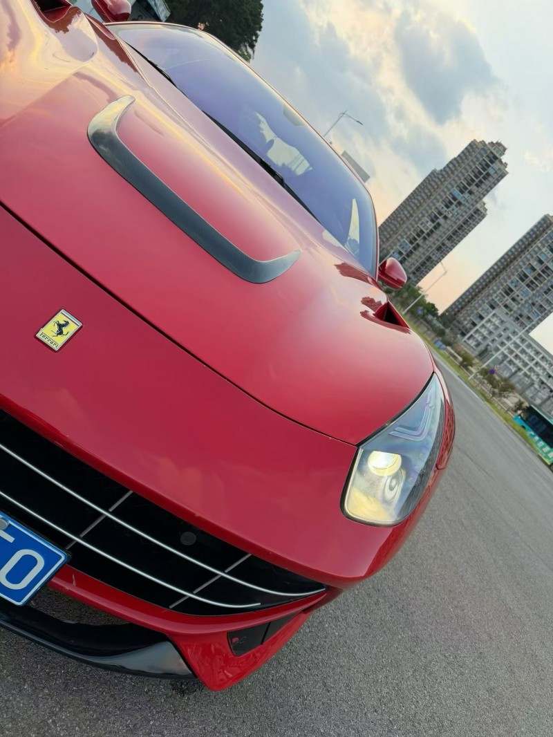 长沙14年法拉利F12berlinetta8