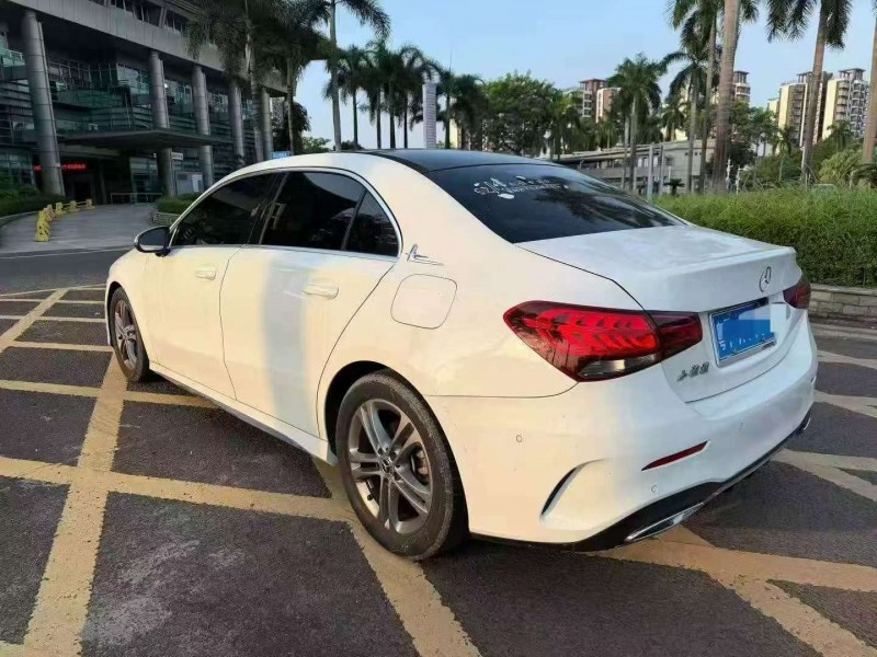 广州21年奔驰A7