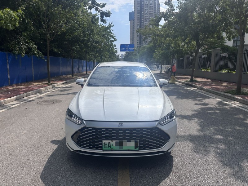 南宁24年比亚迪秦1
