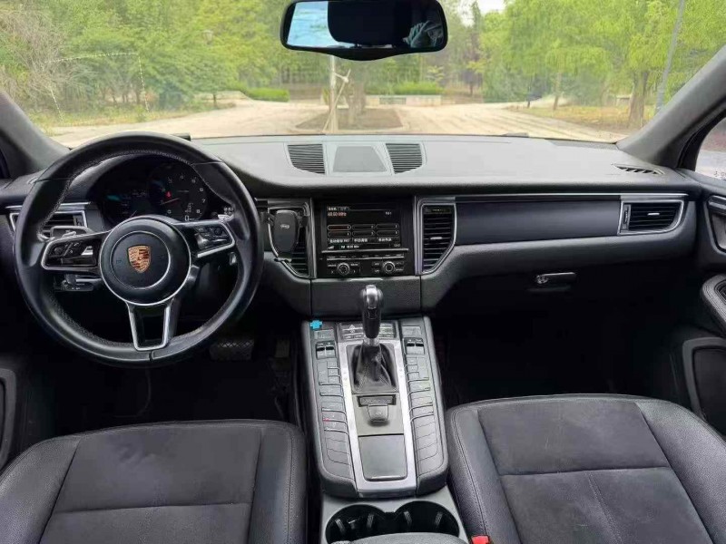 潍坊15年保时捷Macan5
