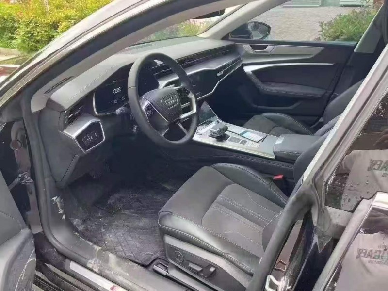济宁25年奥迪A7L6