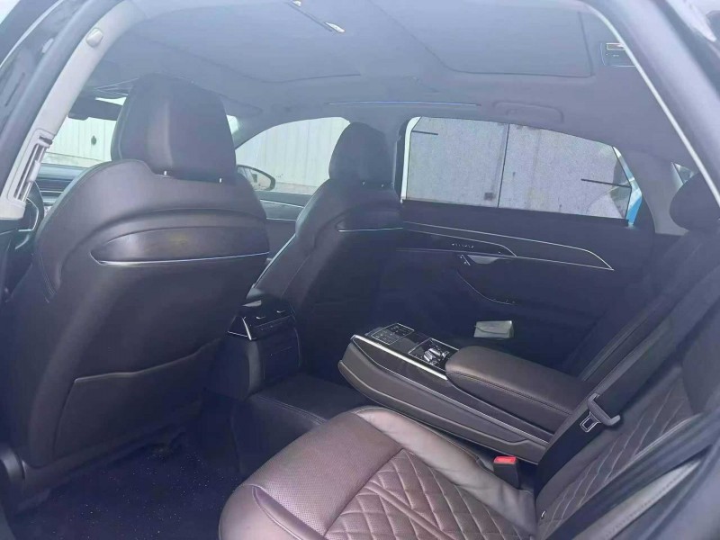 安阳21年奥迪A8L6