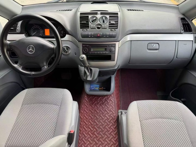 济宁14年奔驰威霆8