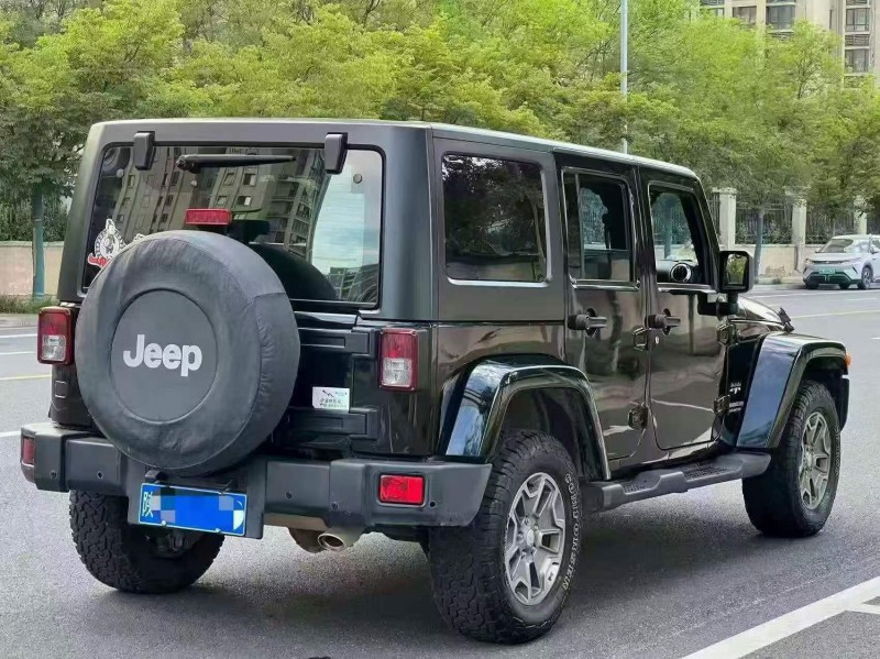 鹤壁18年Jeep牧马人7