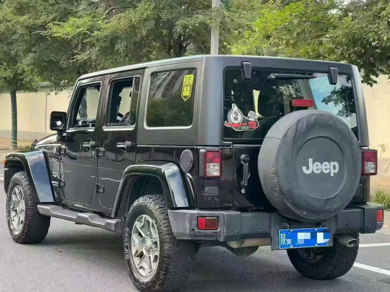 鹤壁18年Jeep牧马人8