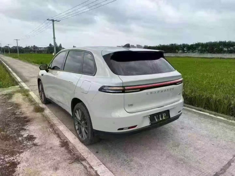 绍兴24年零跑汽车C108