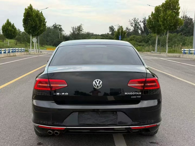 郑州17年大众迈腾9
