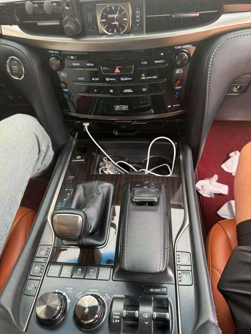濮阳16年雷克萨斯LX6