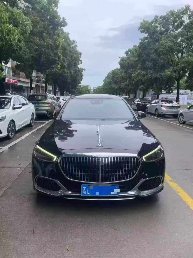 汕头22年奔驰迈巴赫S级1