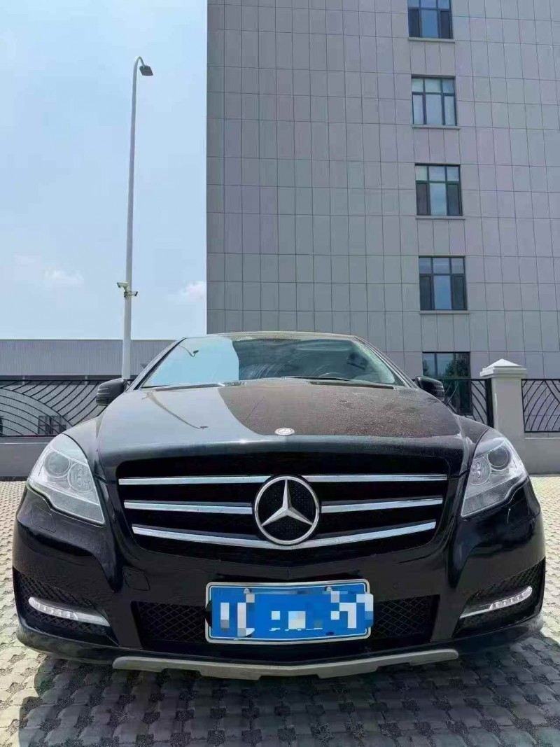 东营17年奔驰R1