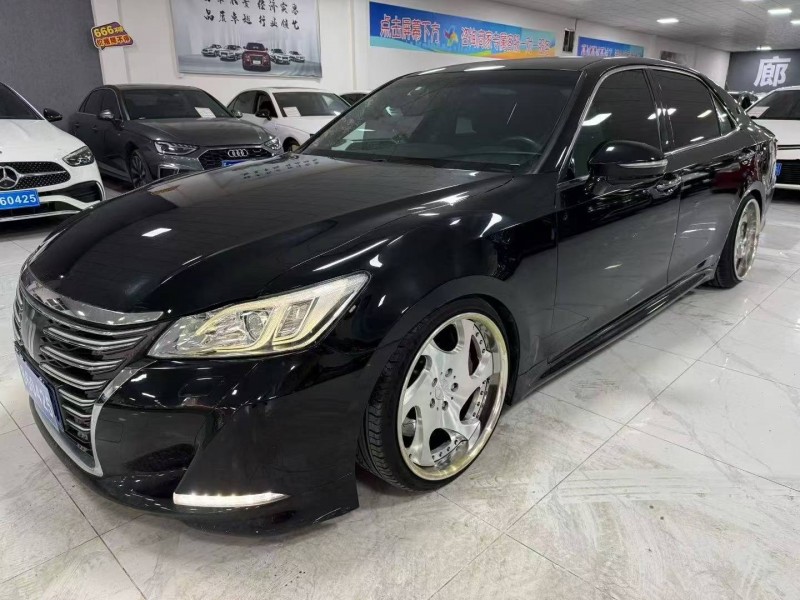 廊坊15年丰田皇冠2
