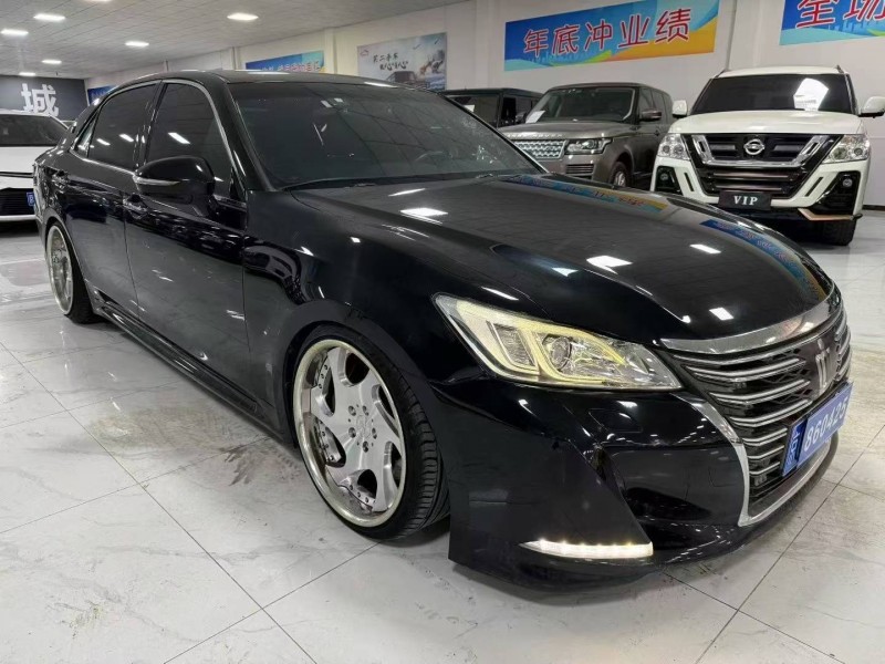 廊坊15年丰田皇冠3