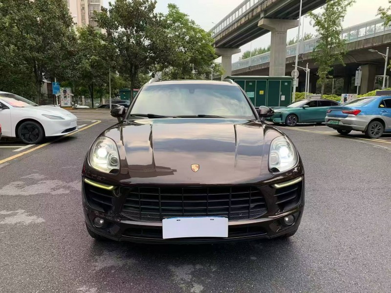 长沙15年保时捷Macan1