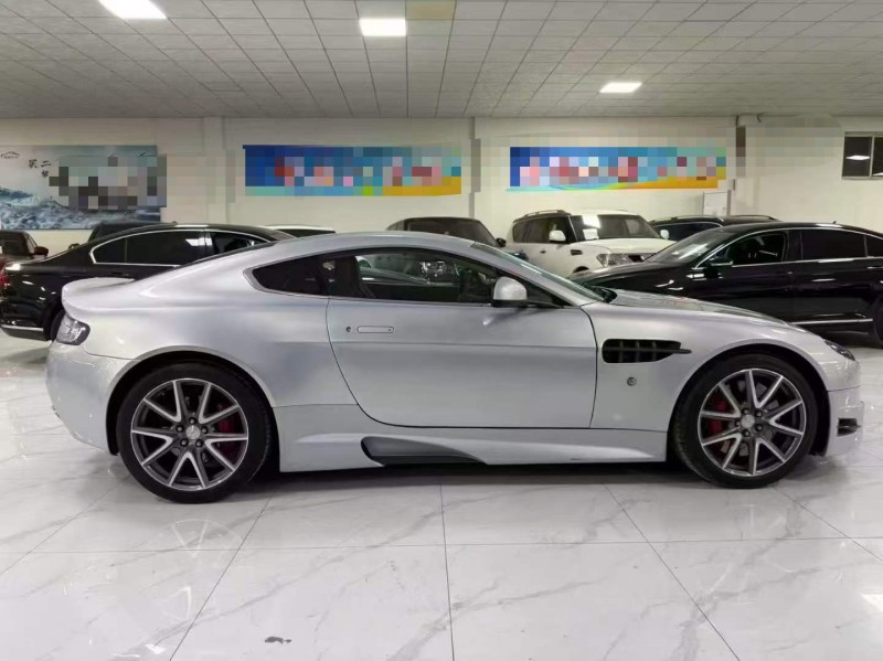 廊坊13年阿斯顿·马丁V8 Vantage8