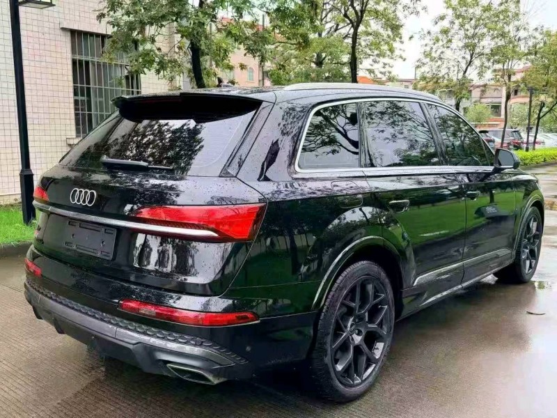 广州24年奥迪Q78
