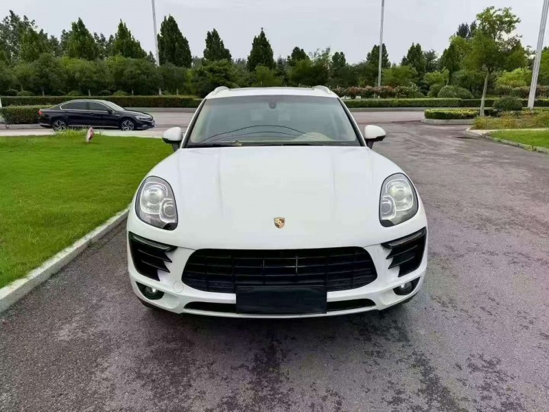 东营15年保时捷Macan1