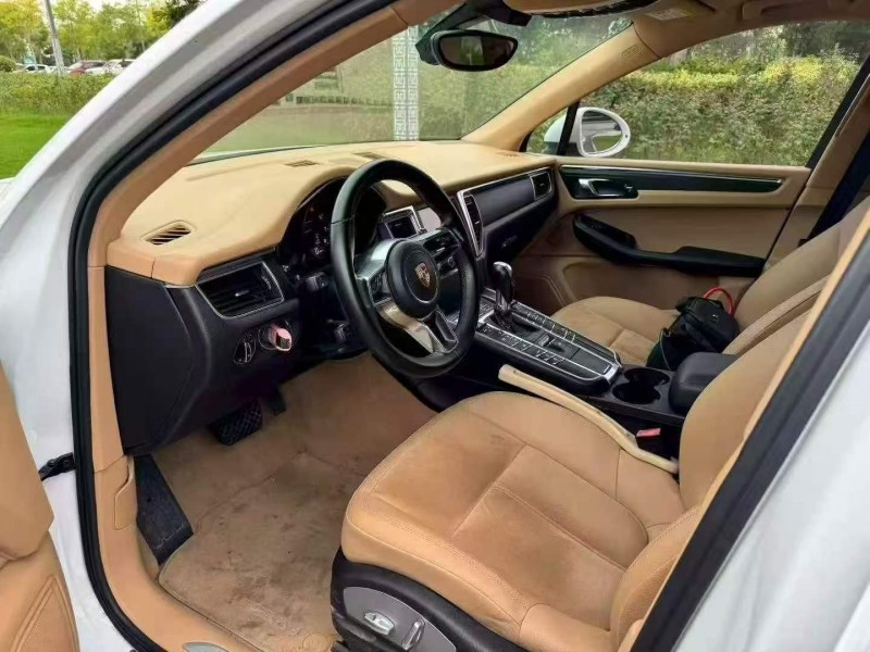 东营15年保时捷Macan4