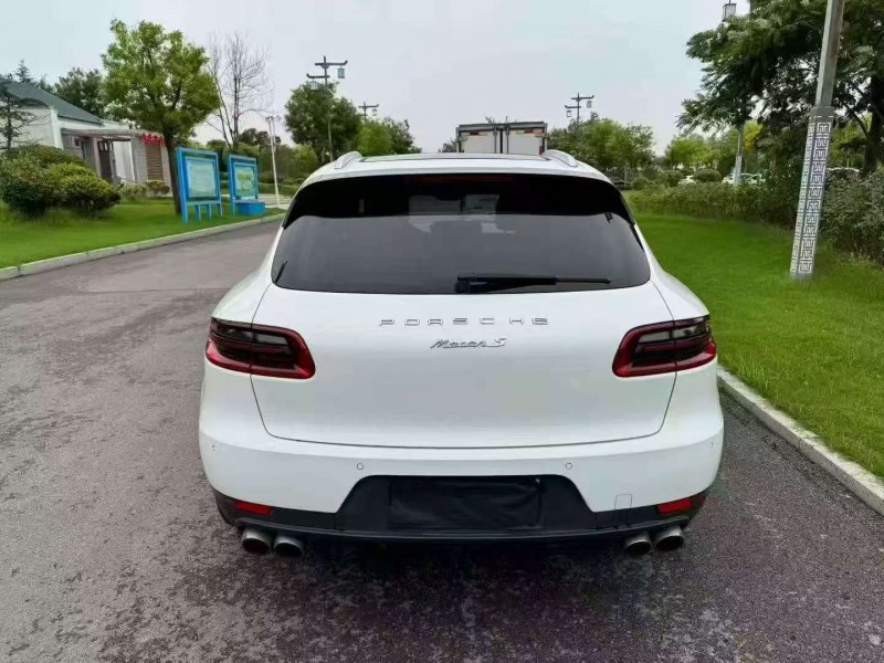 东营15年保时捷Macan8