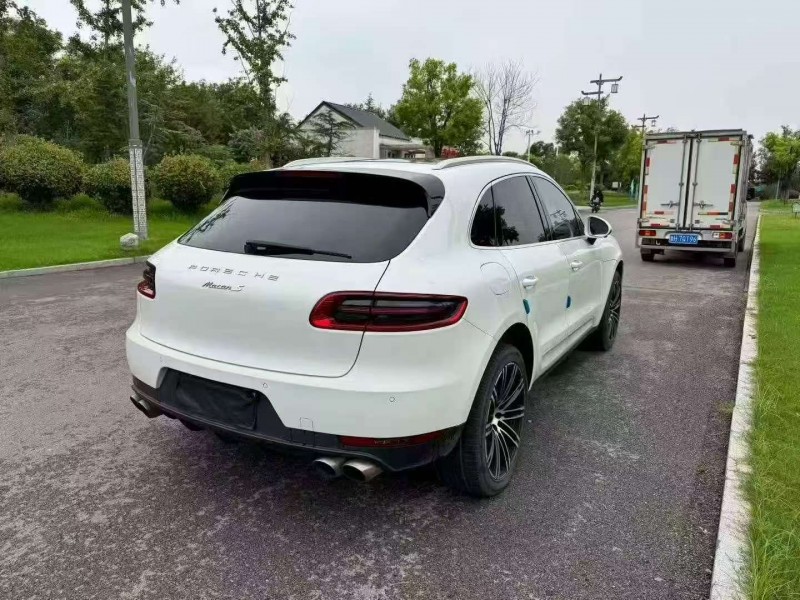 东营15年保时捷Macan9