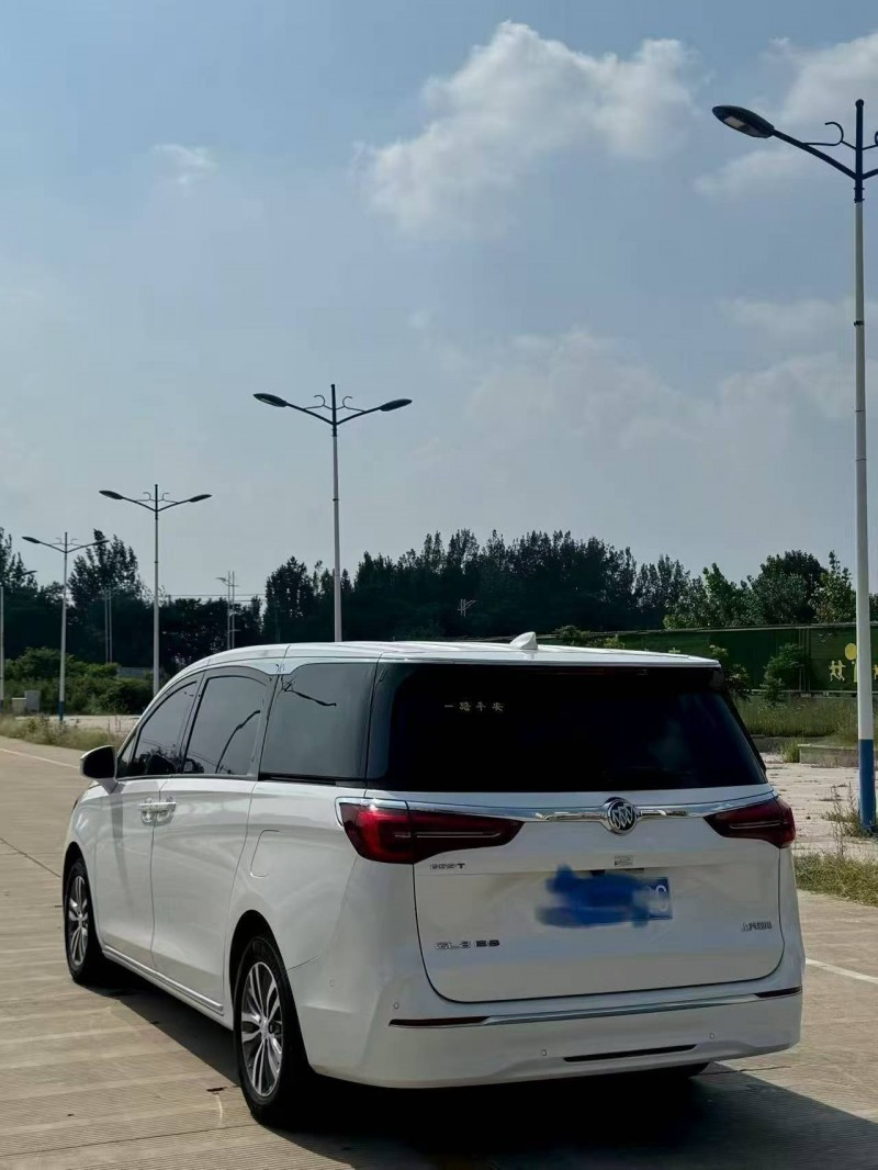 济南22年别克GL84