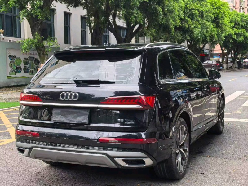 重庆21年奥迪Q77