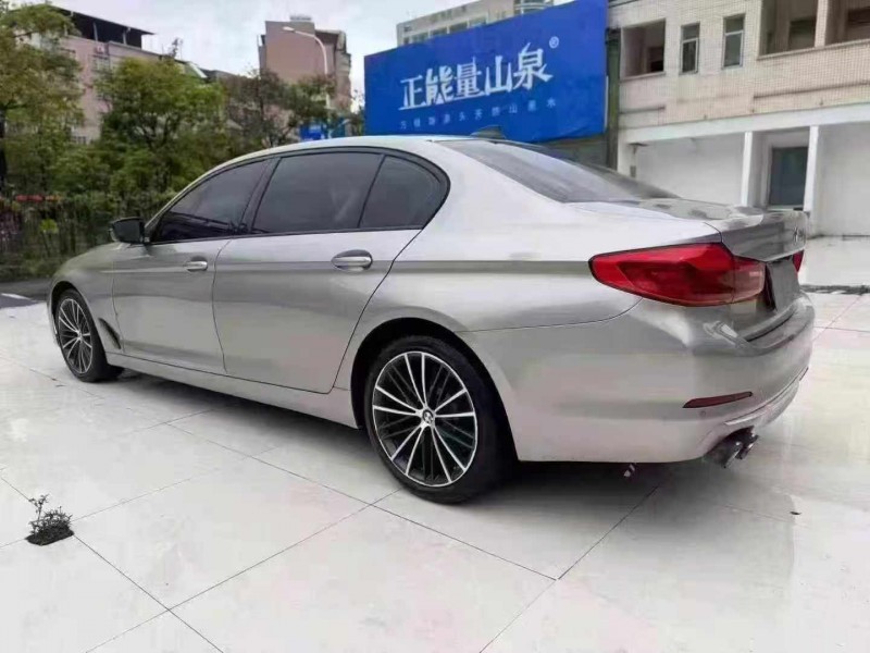 佛山20年宝马5系8