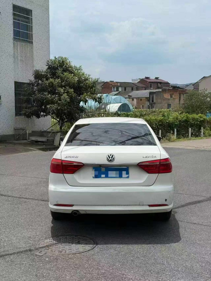 湖州17年大众朗逸9