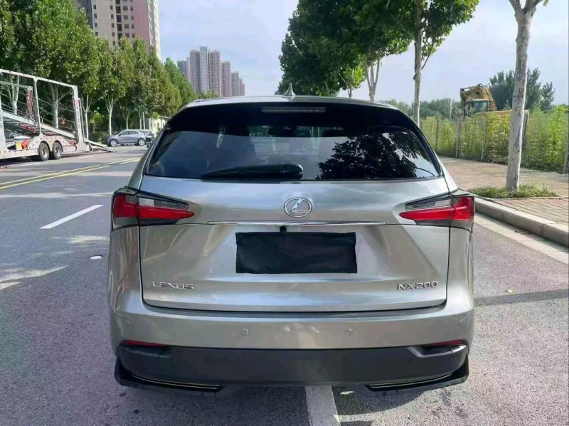 岳阳15年雷克萨斯NX8