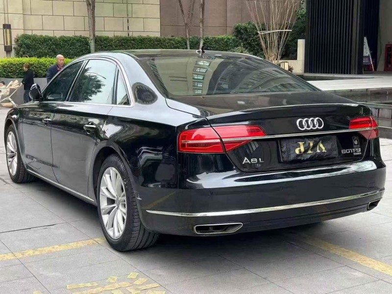 重庆17年奥迪A8L9