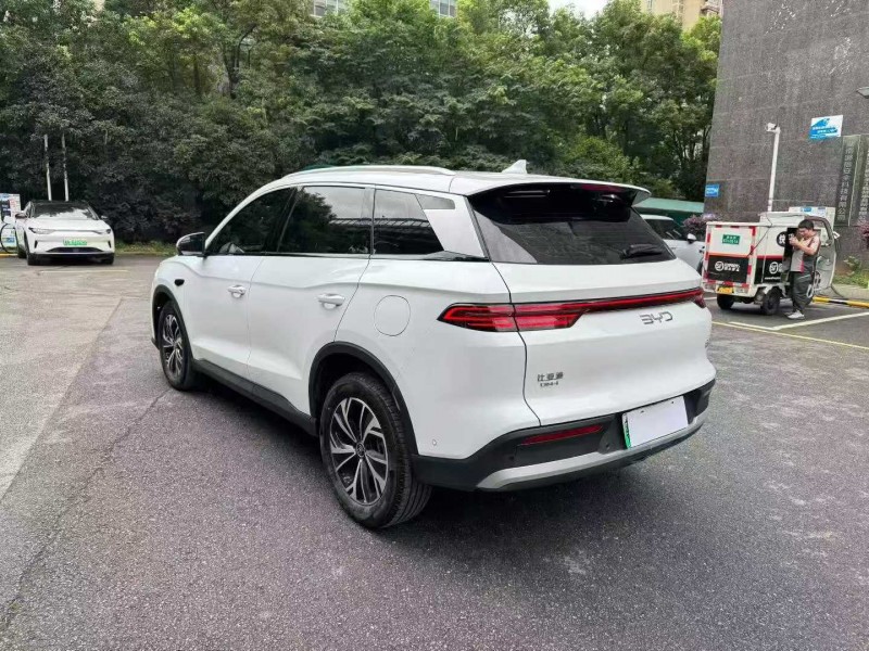 长沙25年比亚迪宋6
