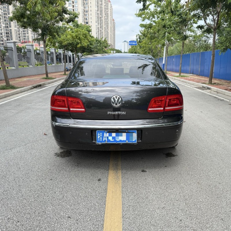 钦州12年大众辉腾5