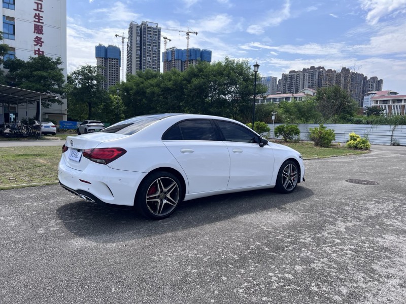 桂林19年奔驰A4