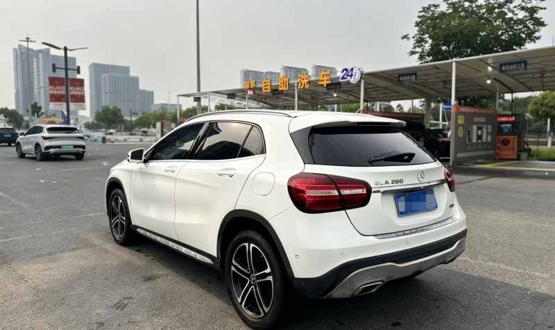 金华19年奔驰GLA3