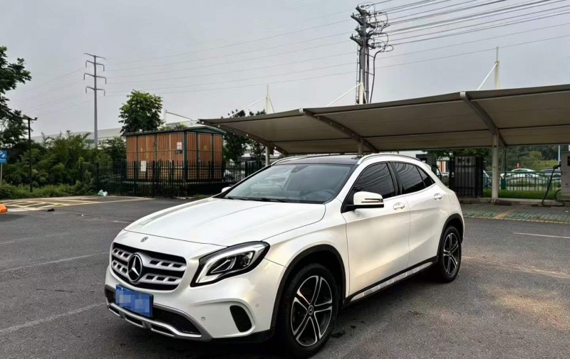 金华19年奔驰GLA8