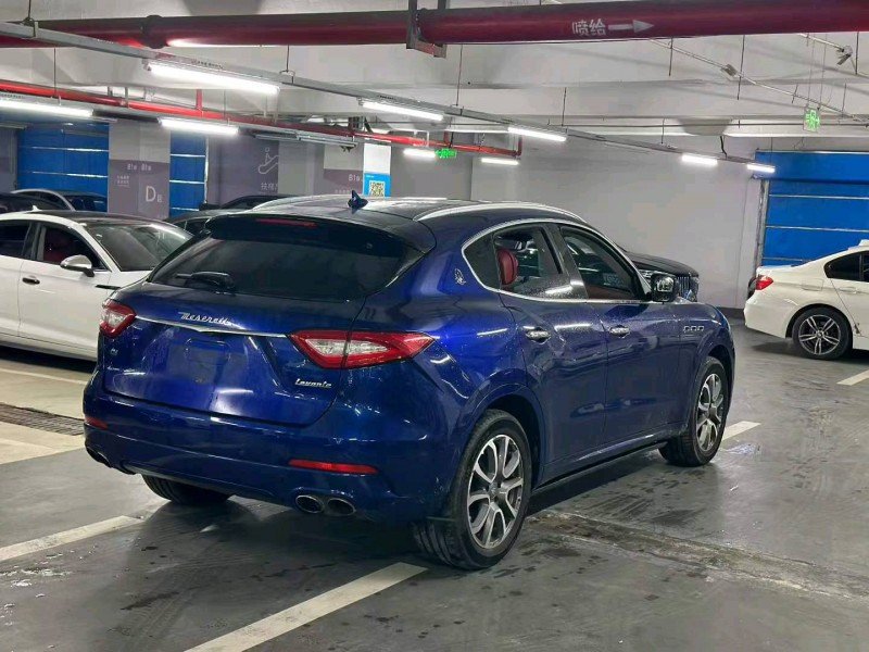 金华17年玛莎拉蒂Levante4