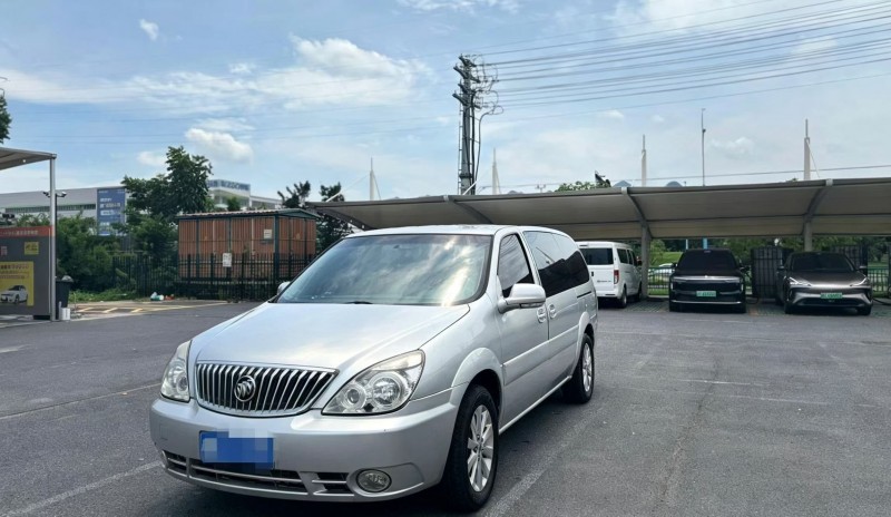 金华13年别克GL82
