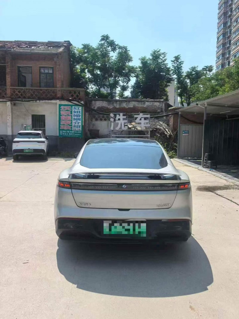 新乡26年东风奕派8