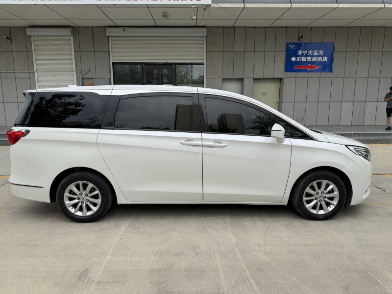 济宁18年别克GL84