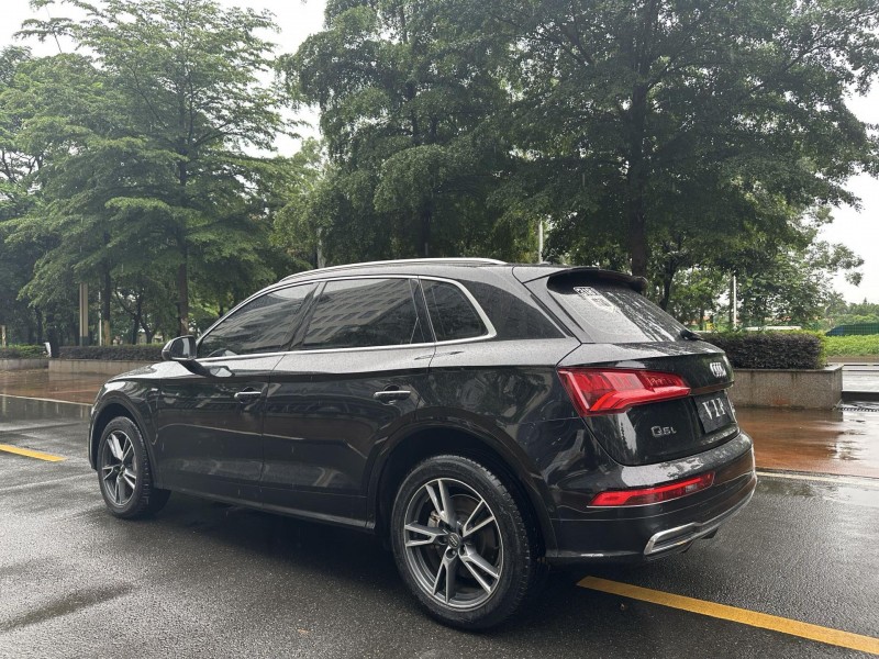 东莞20年奥迪Q58
