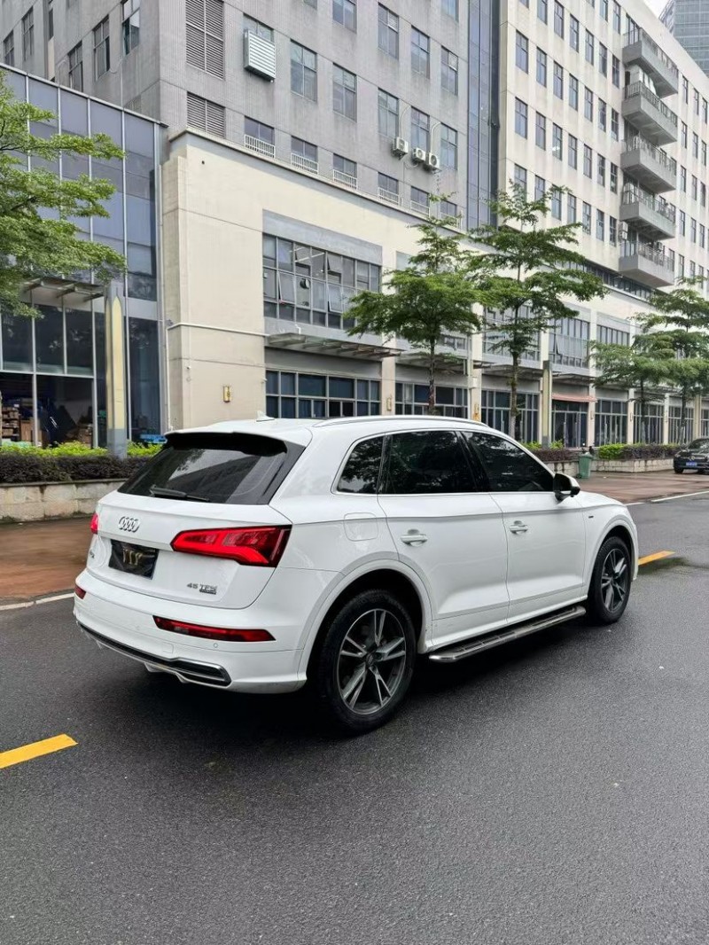 东莞19年奥迪Q58