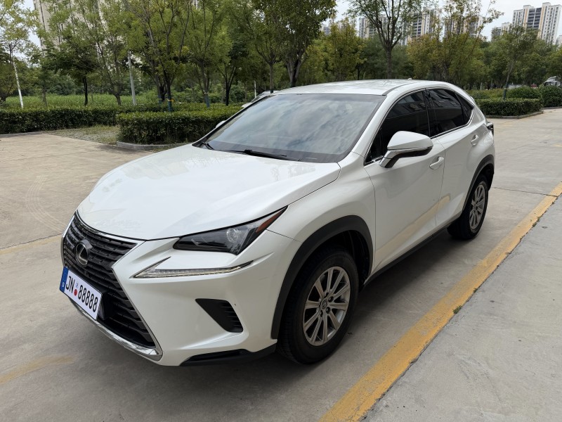 济宁17年雷克萨斯NX3