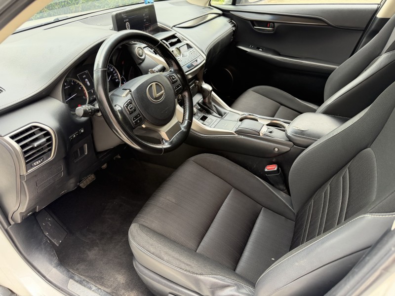 济宁17年雷克萨斯NX6